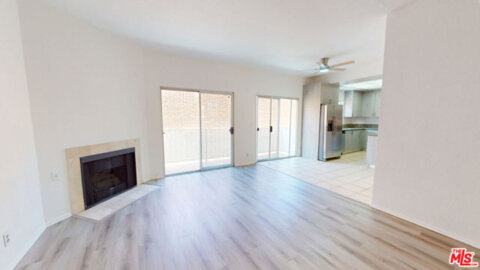 5135 Zelzah Avenue #203 Photo